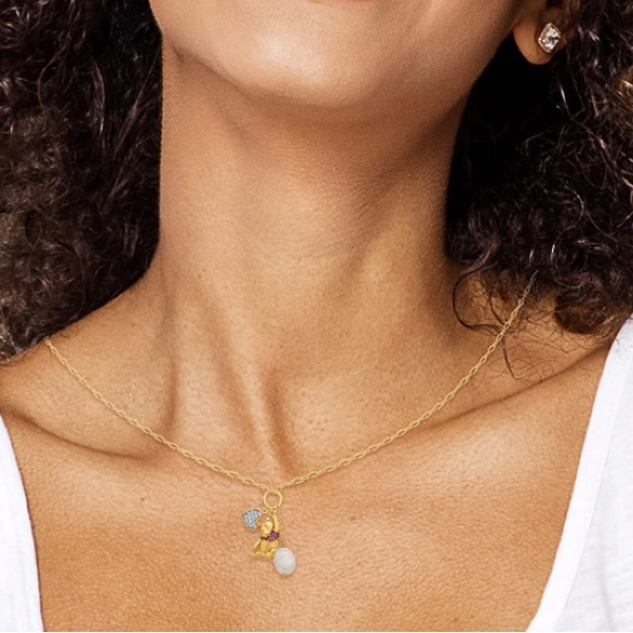 18k Disney Winnie the Pooh Pearl Charm Necklace - Picture 3 of 7